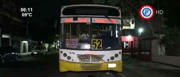 Hombre muere tras caer de un colectivo en San Lorenzo | Noticias Paraguay