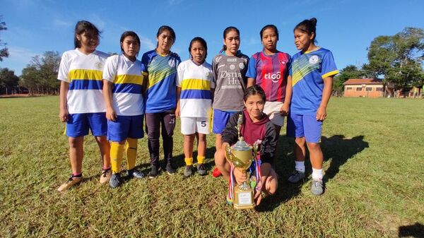 Equipo femenino Aché de Canindeyú pide ayuda para participar de torneo sudamericano - Nacionales - ABC Color