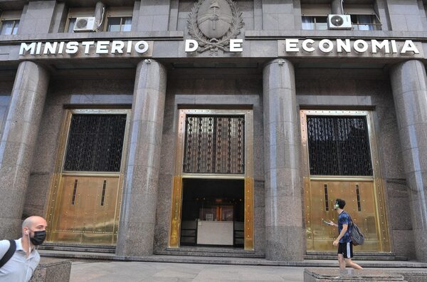 Argentina registra en abril un déficit fiscal de 668,5 millones de dólares - MarketData