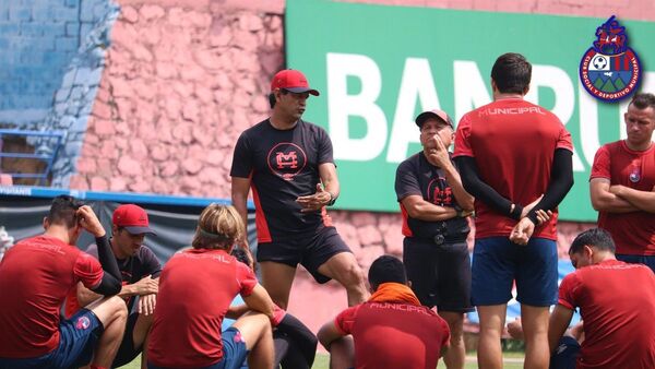 José Cardozo busca su primera final en Guatemala