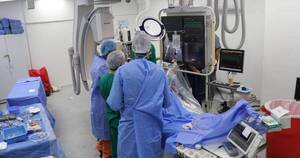 La Nación / Clínicas realizó con éxito implante valvular aórtico transcatéter a paciente de 82 años