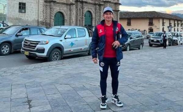 Crónica / Futbolista paraguayo fue acosado en la calle, ¡por un señor!