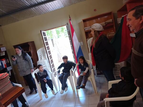 Biblioteca y hemeroteca Cacique Arapysandu recibe a los niños para la lectura - Nacionales - ABC Color