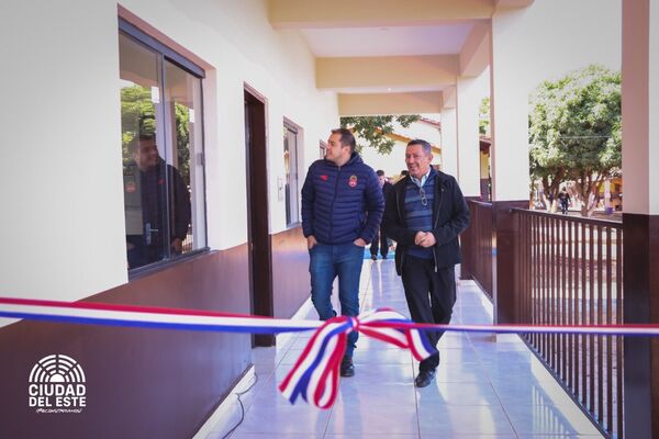 Inauguran aulas nuevas en la escuela y colegio Juana María de Lara - La Clave