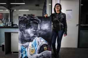 Artista pinta un viral retrato de Messi y acaban invitándola a Catar - C9N