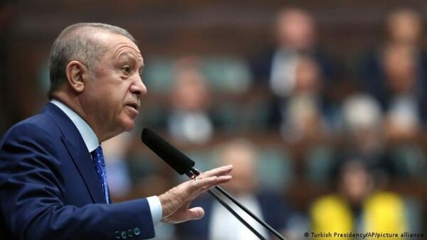 Suecia y Finlandia buscan apaciguar a Erdogan, que mantiene veto