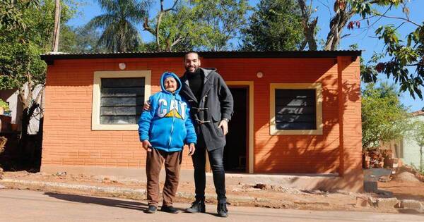 La Nación / Abuelita de Luque estrenó su nueva casa gracias a la ayuda de conductor de TV
