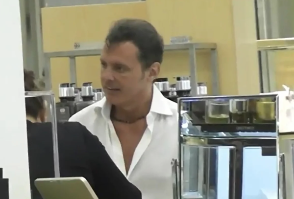 Luis Miguel reaparece en centro comercial de Miami y su aspecto sorprende - C9N