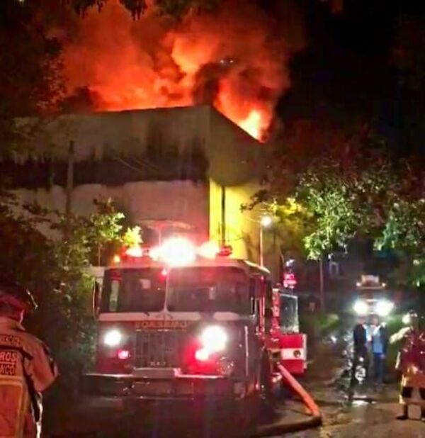 Depósito de electrónicos arde en llamas en Ciudad del Este - ABC en el Este - ABC Color