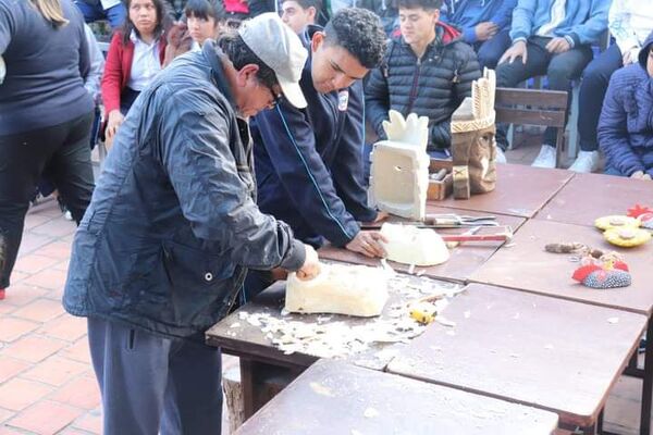 Habilitan la primera Escuela de artesanía y tallados en madera en la compañía Rosado de Tobatí - Nacionales - ABC Color