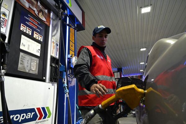 Gobierno reconoce que no se justifica suba de combustible - Nacionales - ABC Color