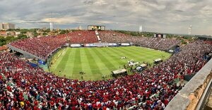 El increíblemente parejo historial de superclásicos jugados en el Defensores del Chaco
