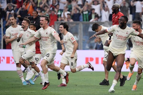 El Milan levanta el ‘Scudetto’ once años después - Fútbol Internacional - ABC Color