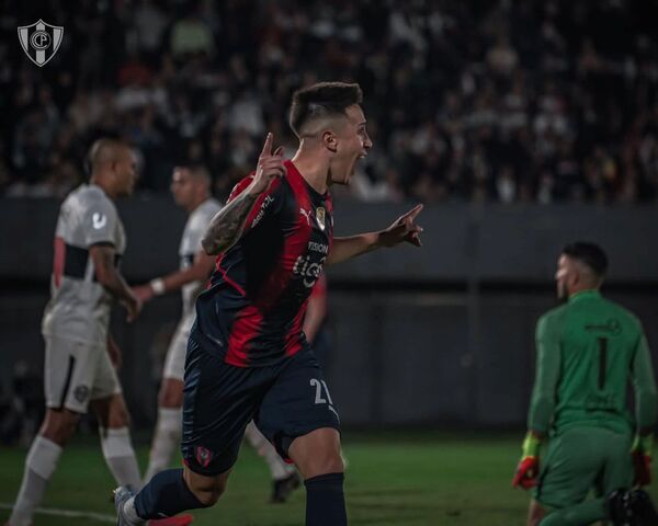 Cerro Porteño le pega un baile a Olimpia y sigue en carrera por el título - Radio Imperio