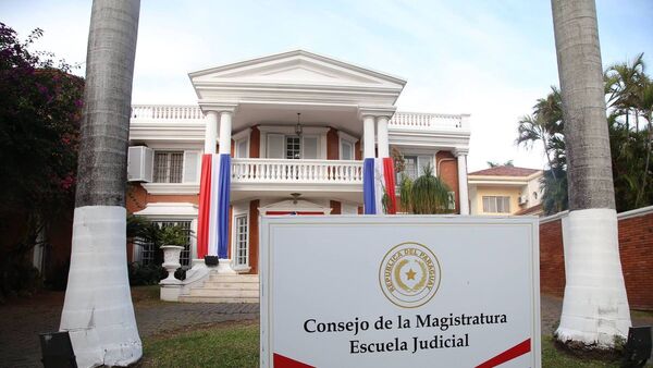 En medio de polémica, CM analizará terna para TSJE