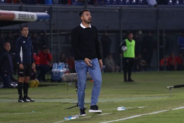 Julio César Cáceres y el “no tengo el once inicial para el miércoles” - Olimpia - ABC Color