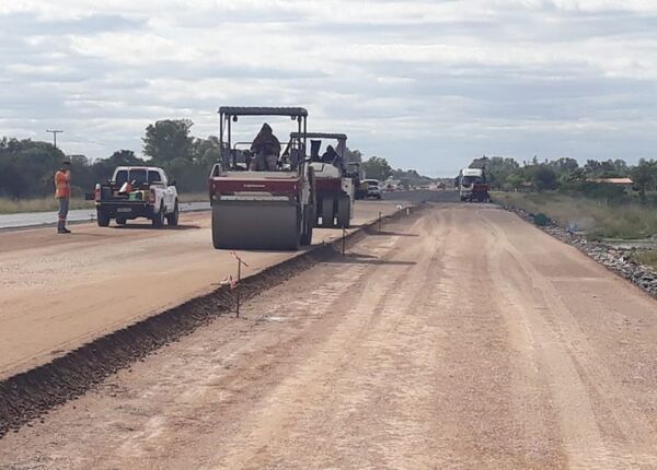 En plena ejecución las obras del tramo Remanso – Falcón - .::Agencia IP::.