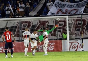 Alan Rodríguez ratificó la paliza de Cerro Porteño con golazo incluido