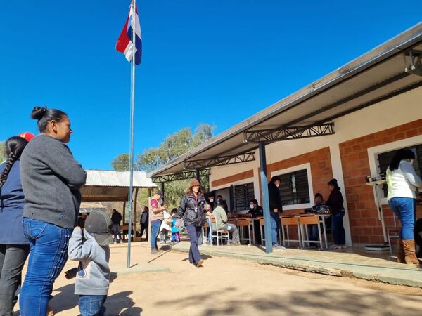Pobladores de la zona del Pilcomayo reciben jornada de gobierno - Noticias del Chaco - ABC Color