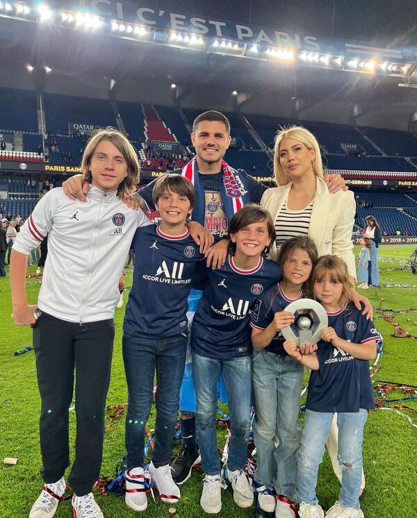 Wanda Nara y su declaración a Mauro Icardi: “El premio más grande... nuestra familia” - Gente - ABC Color