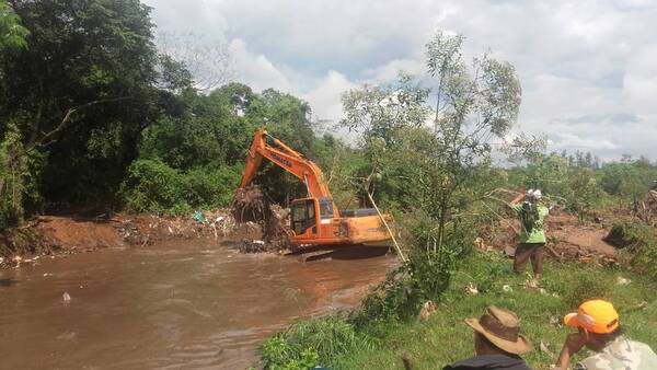 Diario HOY | Jóvenes encabezan proyecto para salvar cauce hídrico en San Lorenzo