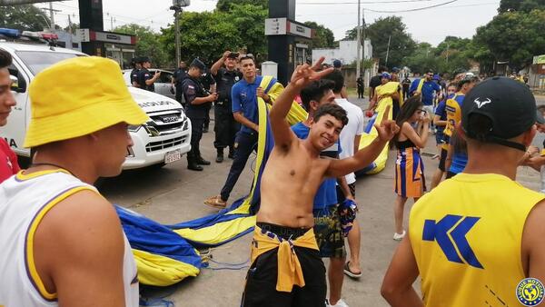 En medio de fuerte dispositivo de seguridad, Luqueño aguarda a Martín Ledesma •