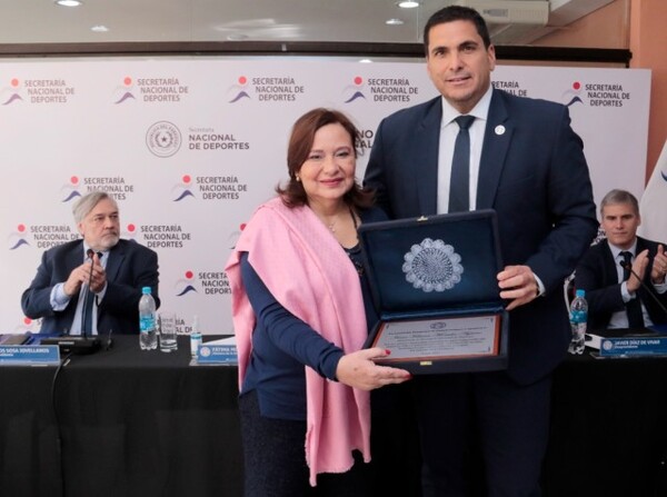 Merecido reconocimiento - APF