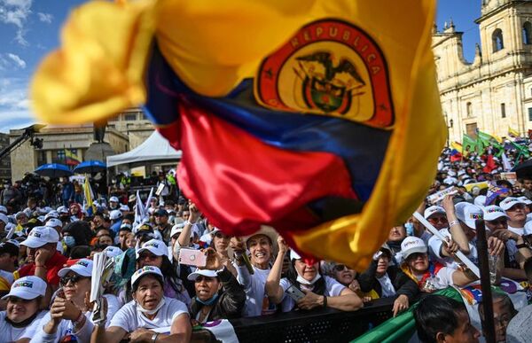 Colombia entra en la semana decisiva de una turbulenta campaña presidencial - Mundo - ABC Color