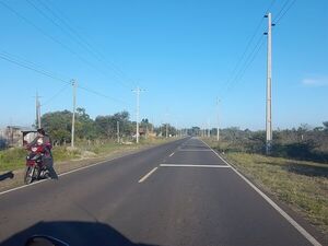 Tras reclamos de vecinos, inician instalación de reductores de velocidad en Ayolas - Nacionales - ABC Color