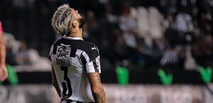 El duro descargo de Alexander Barboza tras su expulsión ante Nacional