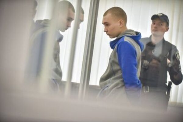 Ucrania condena a cadena perpetua al primer soldado ruso juzgado por crímenes de guerra | 1000 Noticias