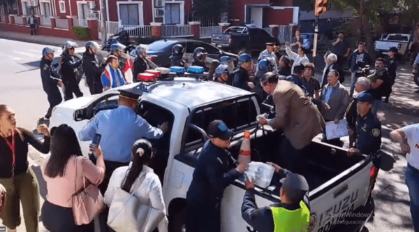 Hijo de Efraín Alegre protagonizó incidentes esta tarde frente al Consejo de la Magistratura – Prensa 5