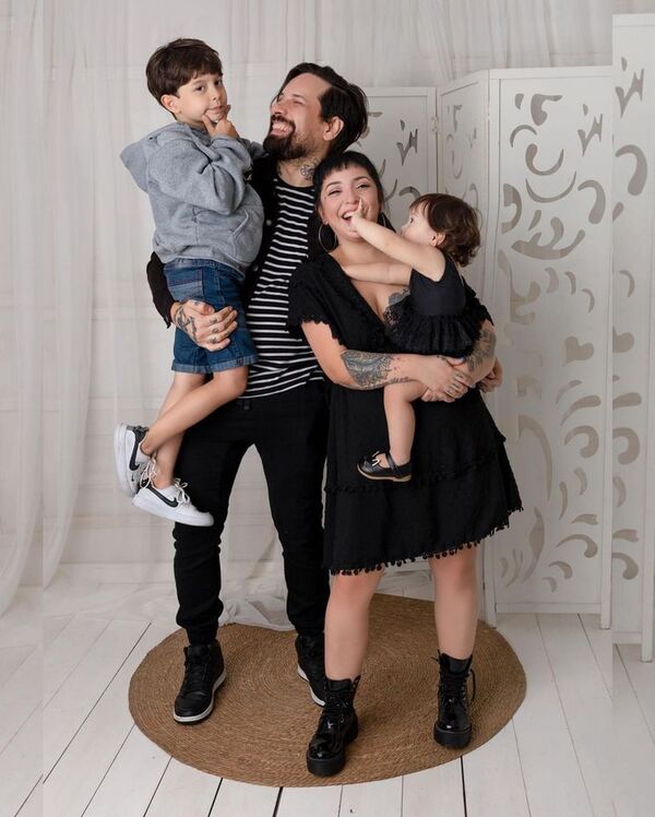 Andrea Valobra celebra la vida de su esposo Diego Arriola - Gente - ABC Color