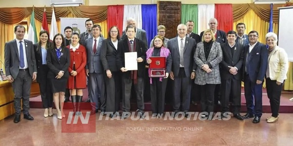 GOBERNACIÓN RECONOCIÓ LABOR DE LA UNIVERSIDAD CATÓLICA