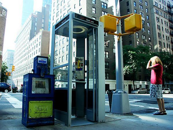 Diario HOY | Fin de una época, Nueva York desconecta su última cabina pública de teléfono