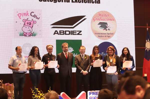 MIC entrega Premio Nacional Mipymes 2022 con reconocimiento a 44 emprendimientos - .::Agencia IP::.