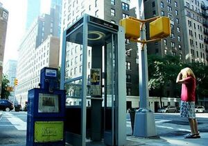 Fin de una época, Nueva York desconecta su última cabina pública de teléfono
