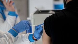 Diario HOY | EEUU desplegará vacunas contra viruela del mono entre la población más susceptible