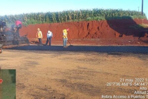 Alto Paraná: acceso a puerto Torocuá, con sus primeros metros de carpeta asfáltica - La Clave