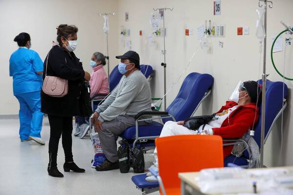 Hospitales saturados en un otoño sin mascarilla - El Independiente