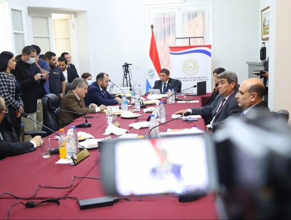Presidente del Consejo de la Magistratura destaca a dos ternados · Radio Monumental 1080 AM
