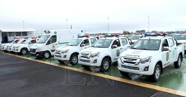 La Nación / Investigan a 424 policías por presunta mala utilización de tarjetas de combustible