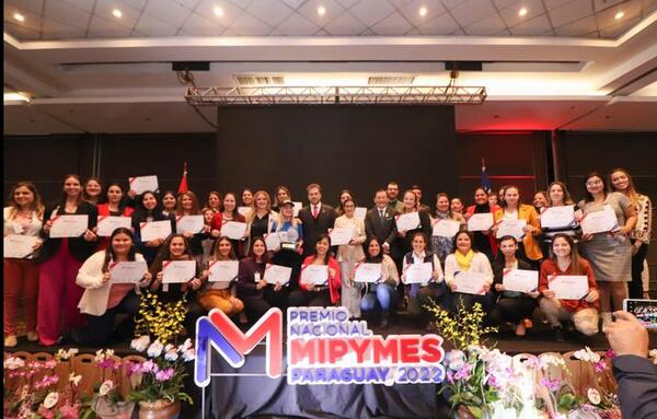 MIC entrega Premio Nacional Mipymes a 44 emprendimientos