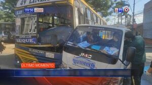 Choque entre un bus y un camión deja dos heridos en San Lorenzo