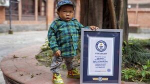 Un nepalí es el adolescente más bajo del mundo, según Récord Guinness