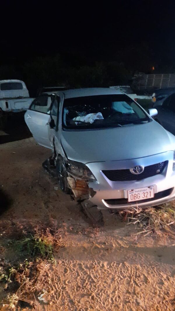 Ebrio al volante impactó contra un vehículo estacionado en la costanera de Encarnación