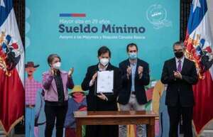 Presidente Chileno promulgó la mayor suba del salario mínimo en casi treinta años