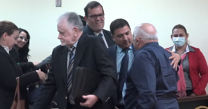Diario HOY | Absuelven a los ex ministros de la Corte Sindulfo Blanco y Víctor Núñez