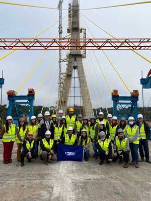 Miembros del Instituto de Ingenieros Eléctricos y Electrónicos visitan zona de obras del 2° puente - La Clave