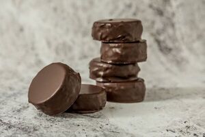 ¿Antojos de chocolate? Prepará estos alfajores y sé feliz - Gastronomía - ABC Color